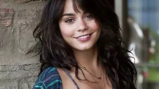 সিজলিং টিন এমা হিক্স ...