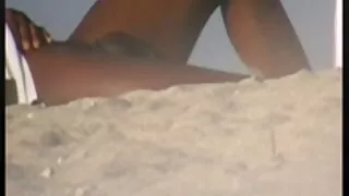 লাল চুলের ইমো হুকার  ...